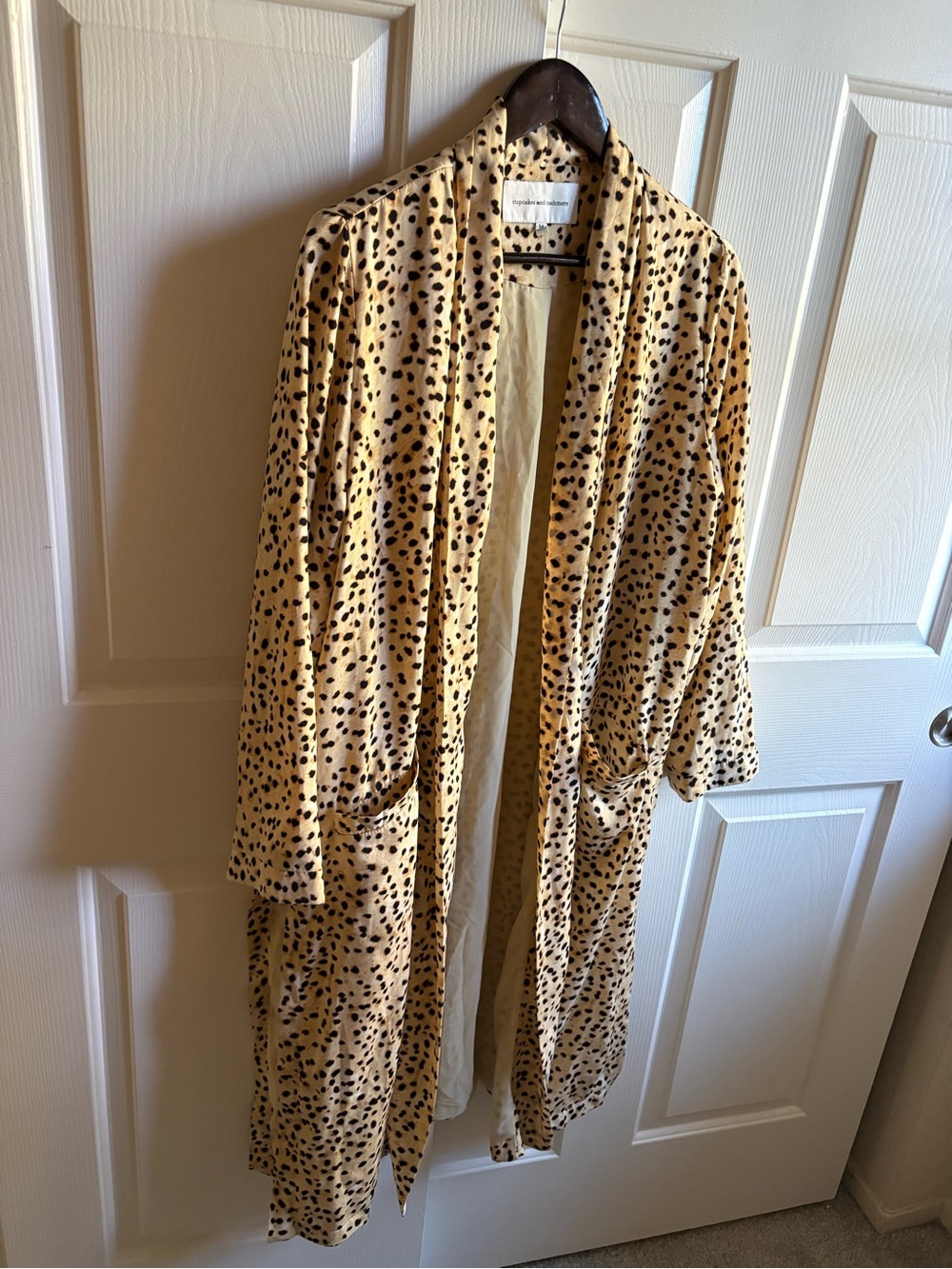 cupcakes & cashmere Beige Leopard Print Open Duster Coat
